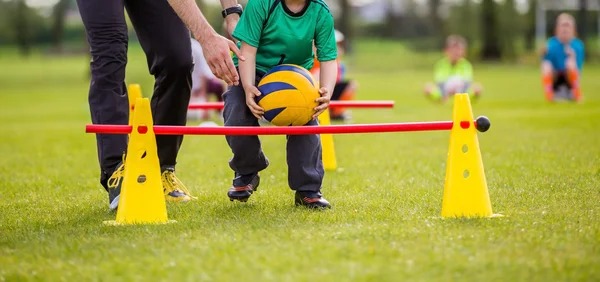休养备战世界场地脚车赛 沙费道斯膝伤无需动手术